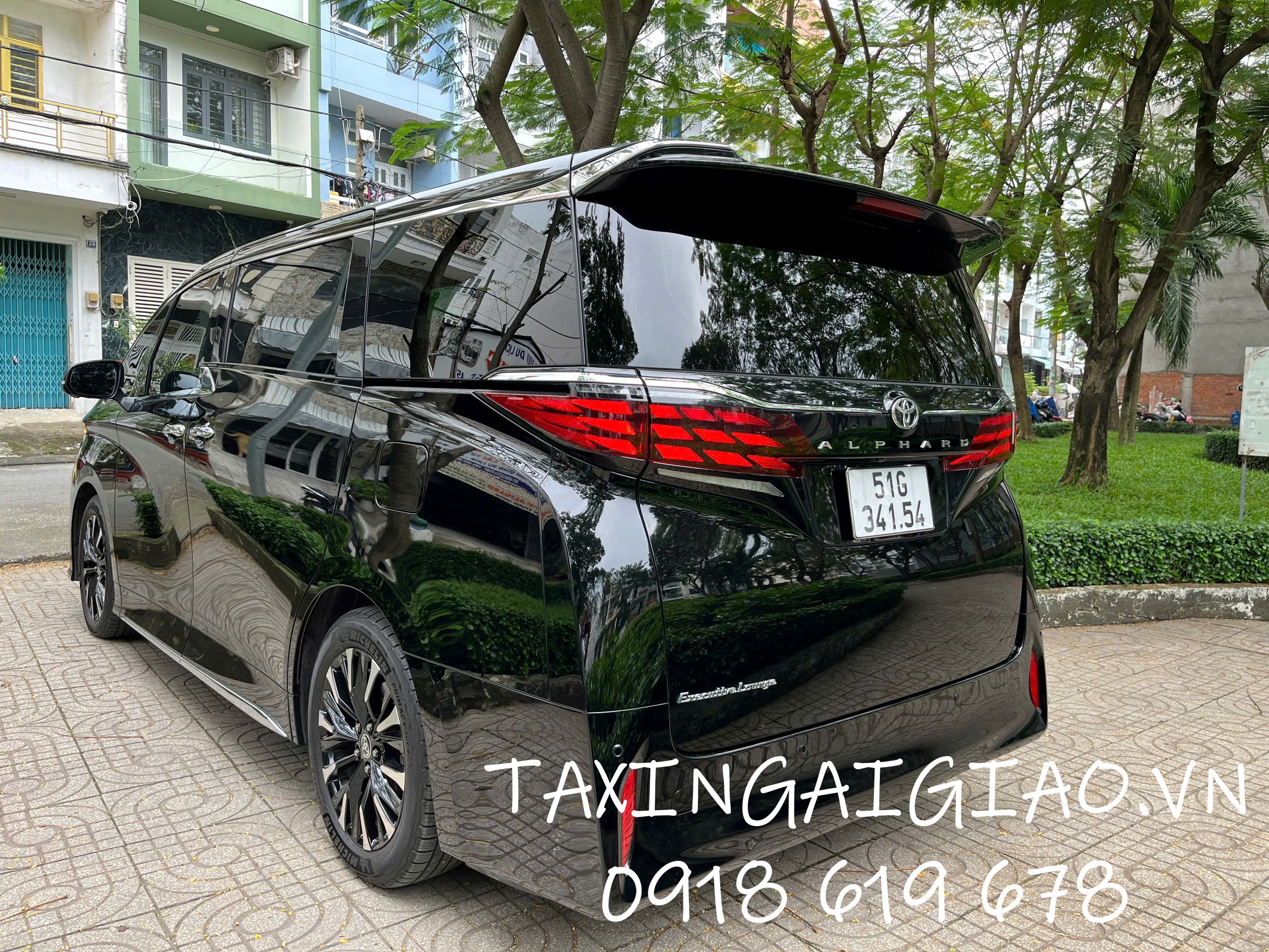 Thuê xe từ Sân Gofl Châu Đức đi TP Hồ Chí Minh giá rẻ 