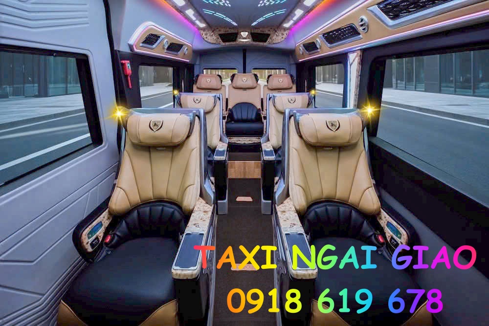 taxi-dua-don-chuyen-gia-khu-cong-nghiep-chau-duc-co-vat-0918619678